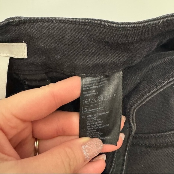H&M black jean short size 4 - Picture 6 of 6